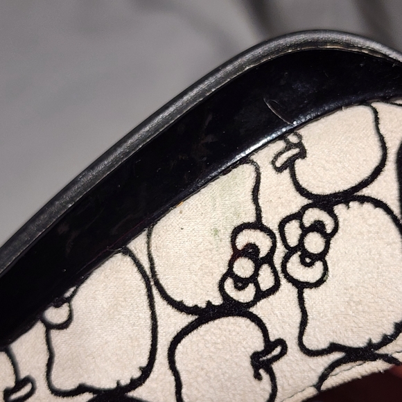 KELLO KITTY White Suede w/Apple & Kitty Head Pattern Platform Heels, size 6 - Picture 3 of 9